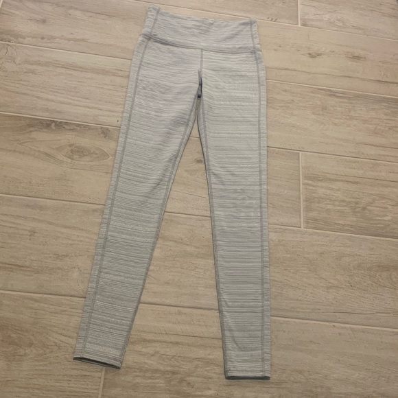 NWOT!! Athleta Jacquard Chataranga 7/8 Leggings - Picture 2 of 7